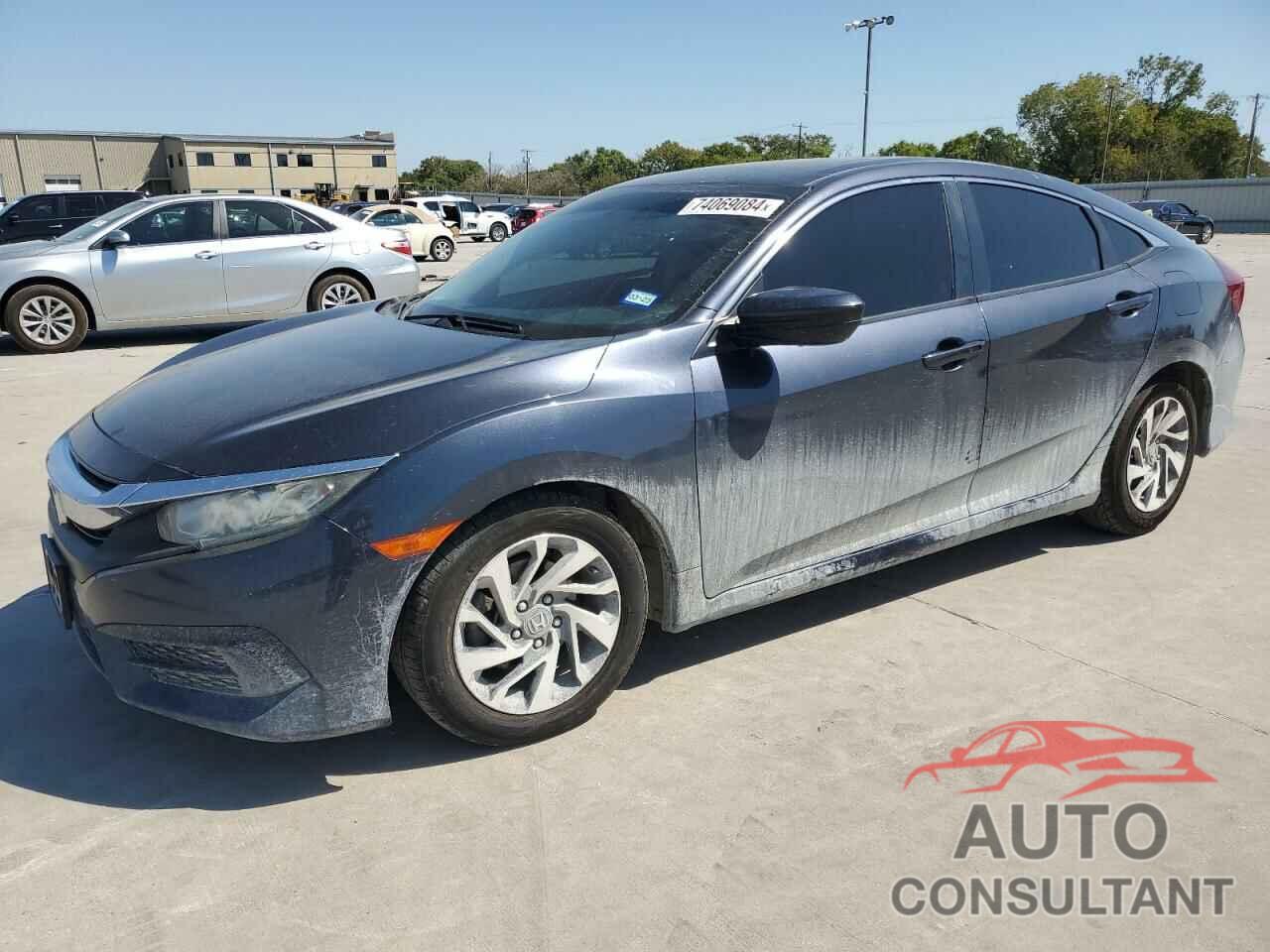 HONDA CIVIC 2018 - 2HGFC2F70JH610545