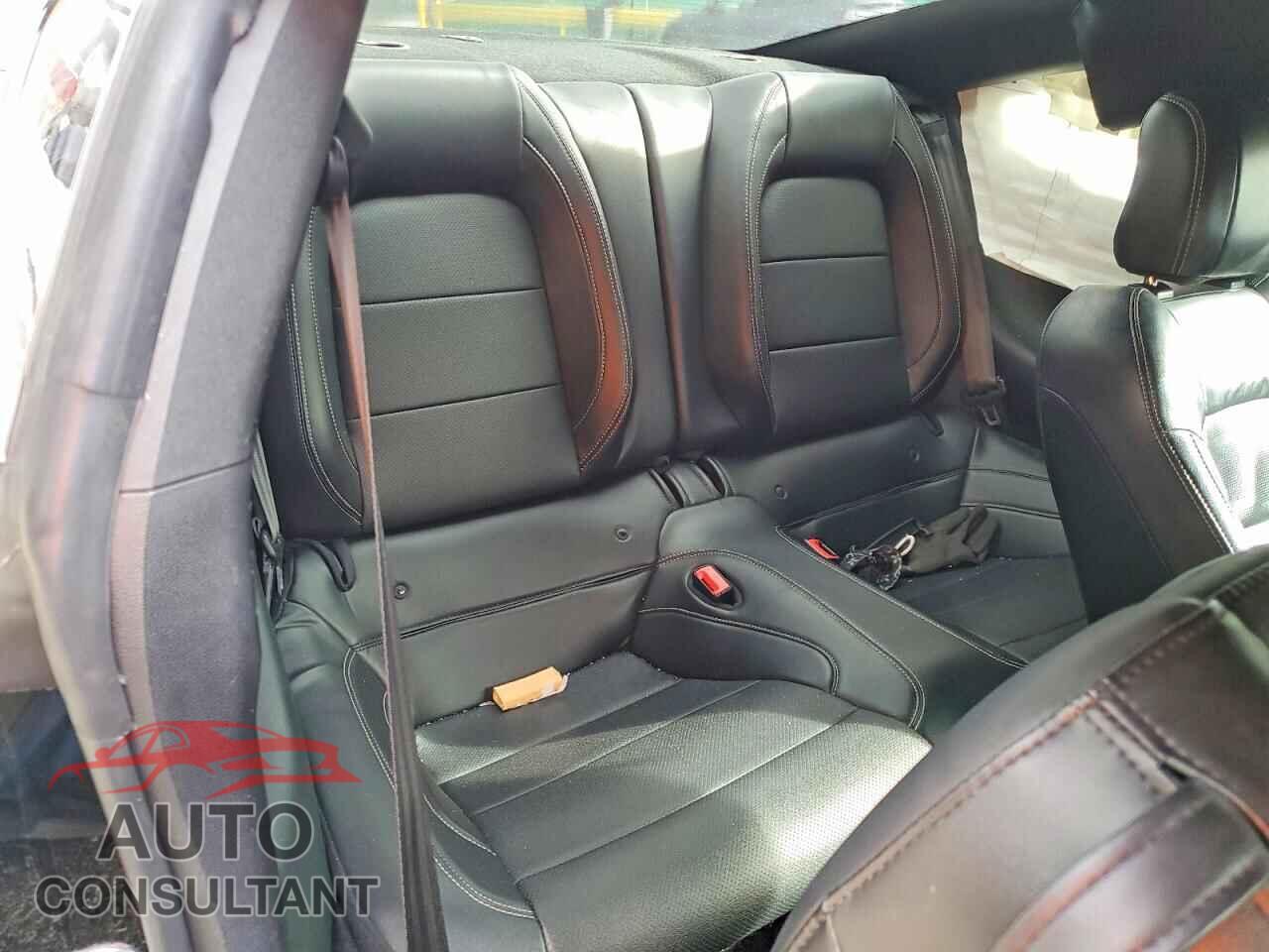 FORD MUSTANG 2019 - 1FA6P8CF5K5122000