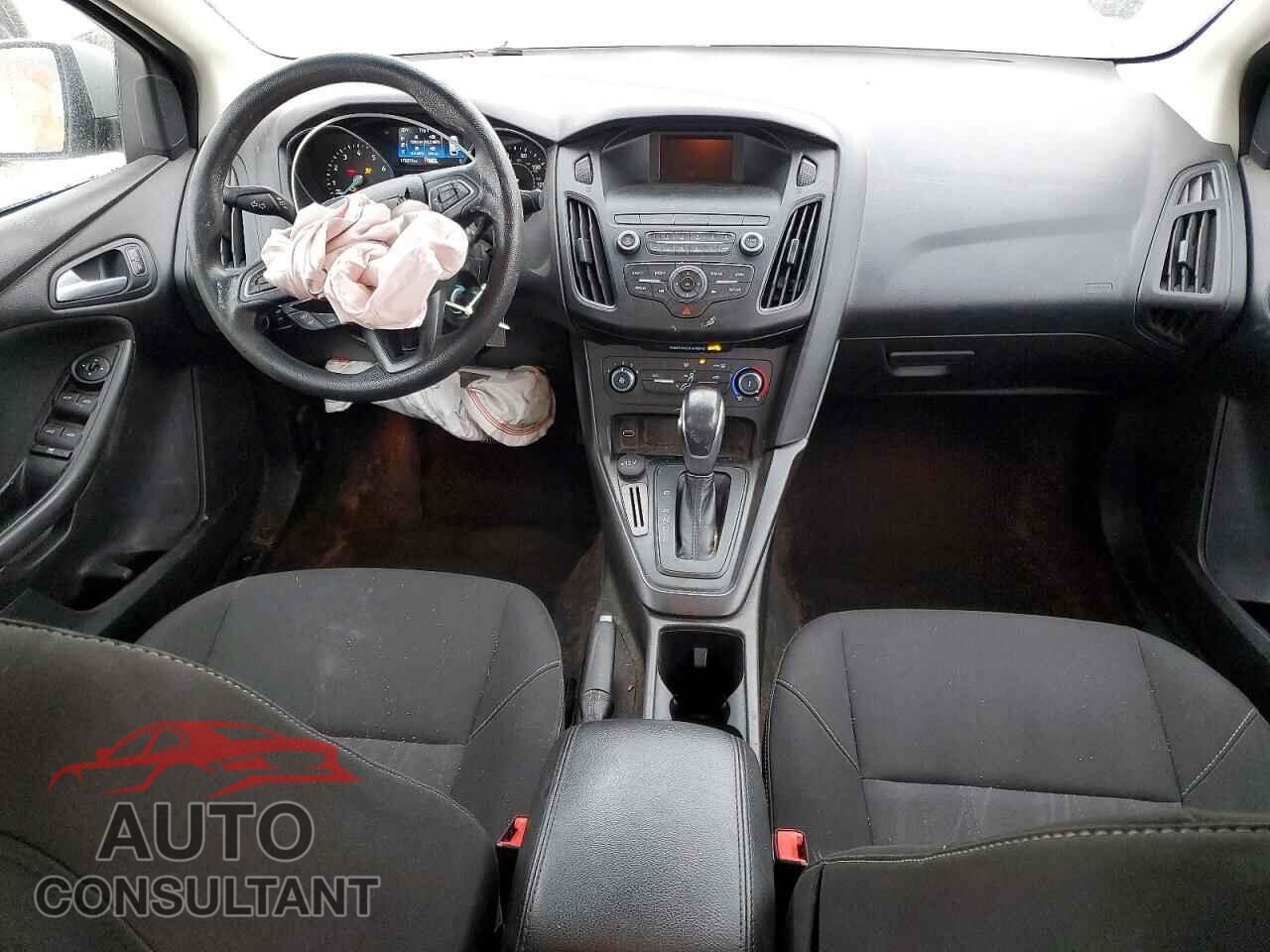 FORD FOCUS 2018 - 1FADP3F2XJL257258
