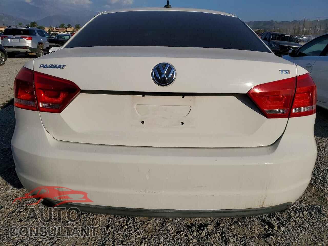 VOLKSWAGEN PASSAT 2014 - 1VWAT7A32EC106482