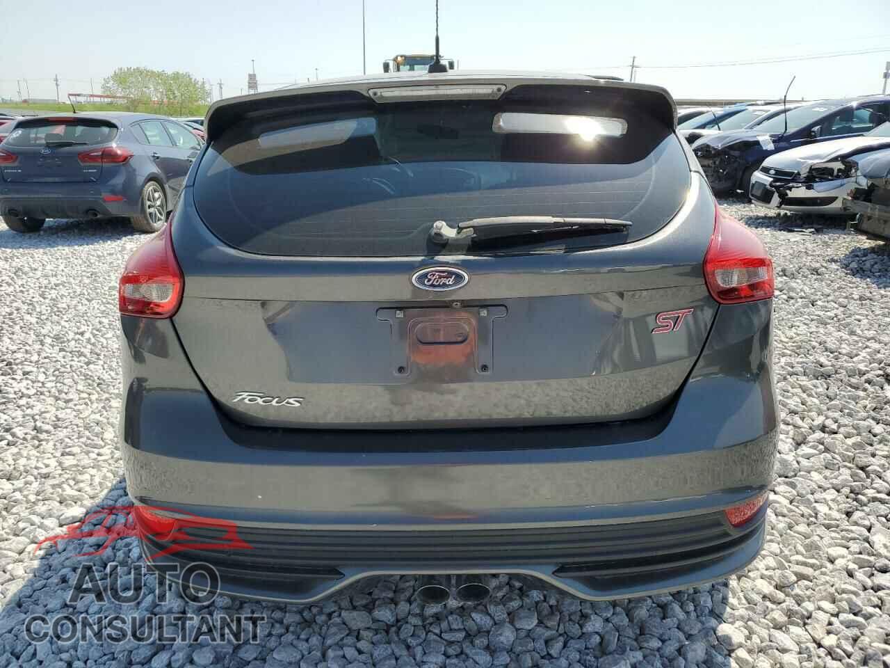 FORD FOCUS 2017 - 1FADP3L95HL257907