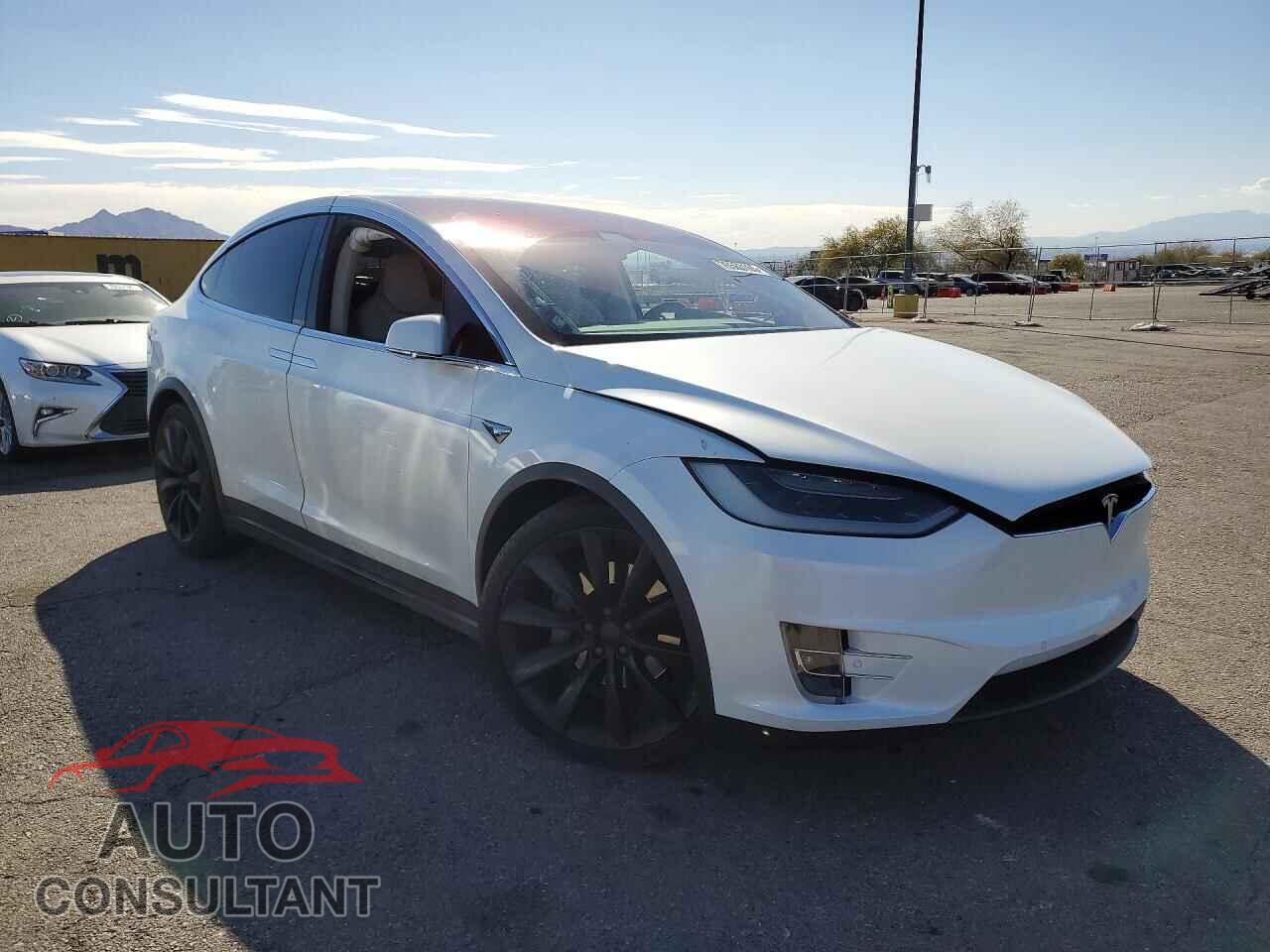 TESLA MODEL X 2018 - 5YJXCBE24JF103386