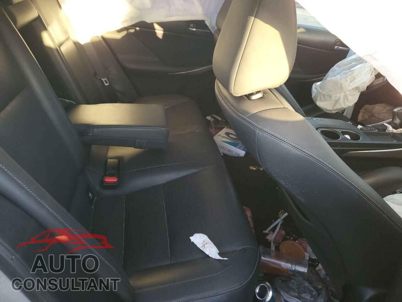 LEXUS IS 2016 - JTHBA1D28G5015686