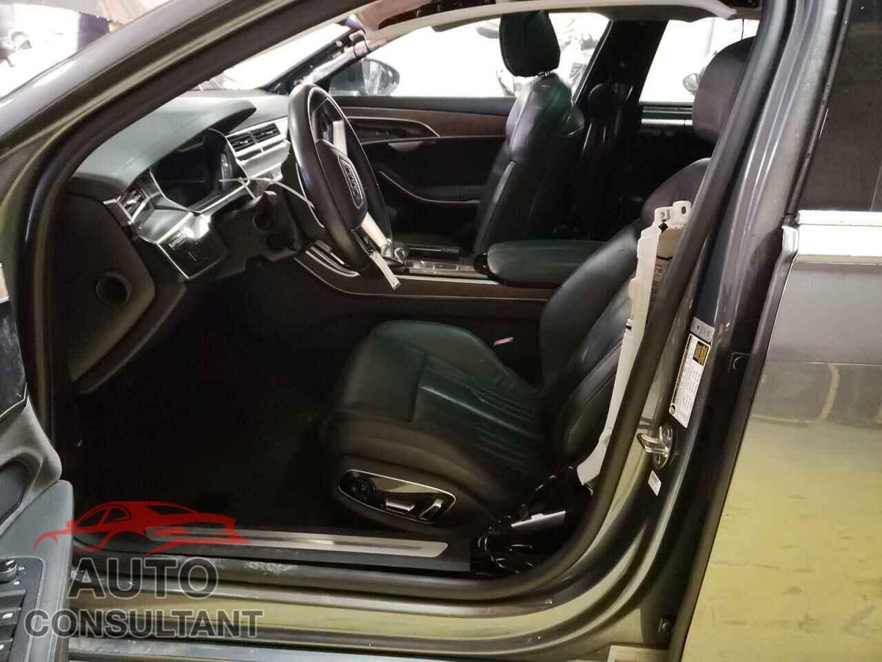 AUDI A8 2021 - WAU8EAF80MN013585