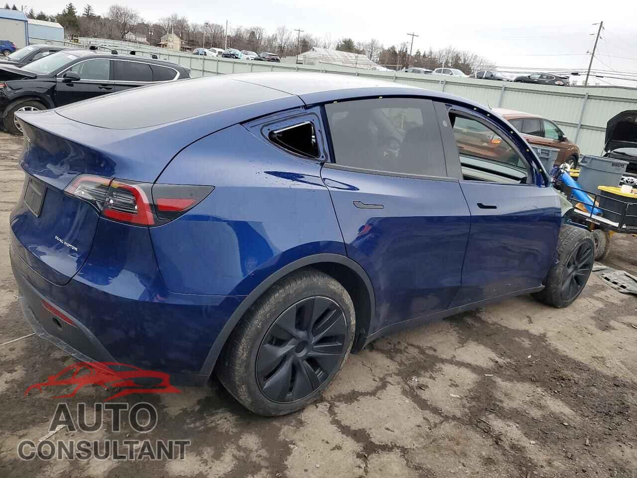 TESLA MODEL Y 2024 - 7SAYGAEE2RF121977