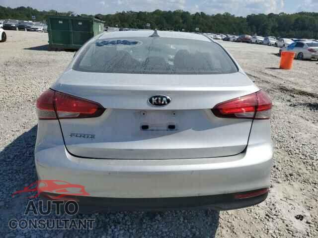 KIA FORTE 2018 - 3KPFK4A76JE232182