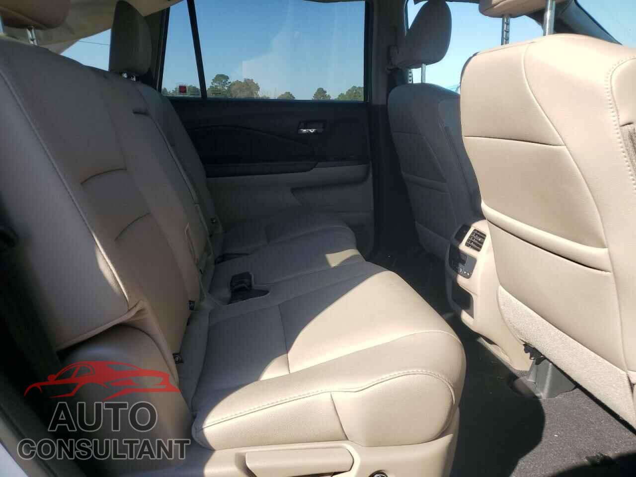 HONDA PILOT 2017 - 5FNYF5H76HB016703