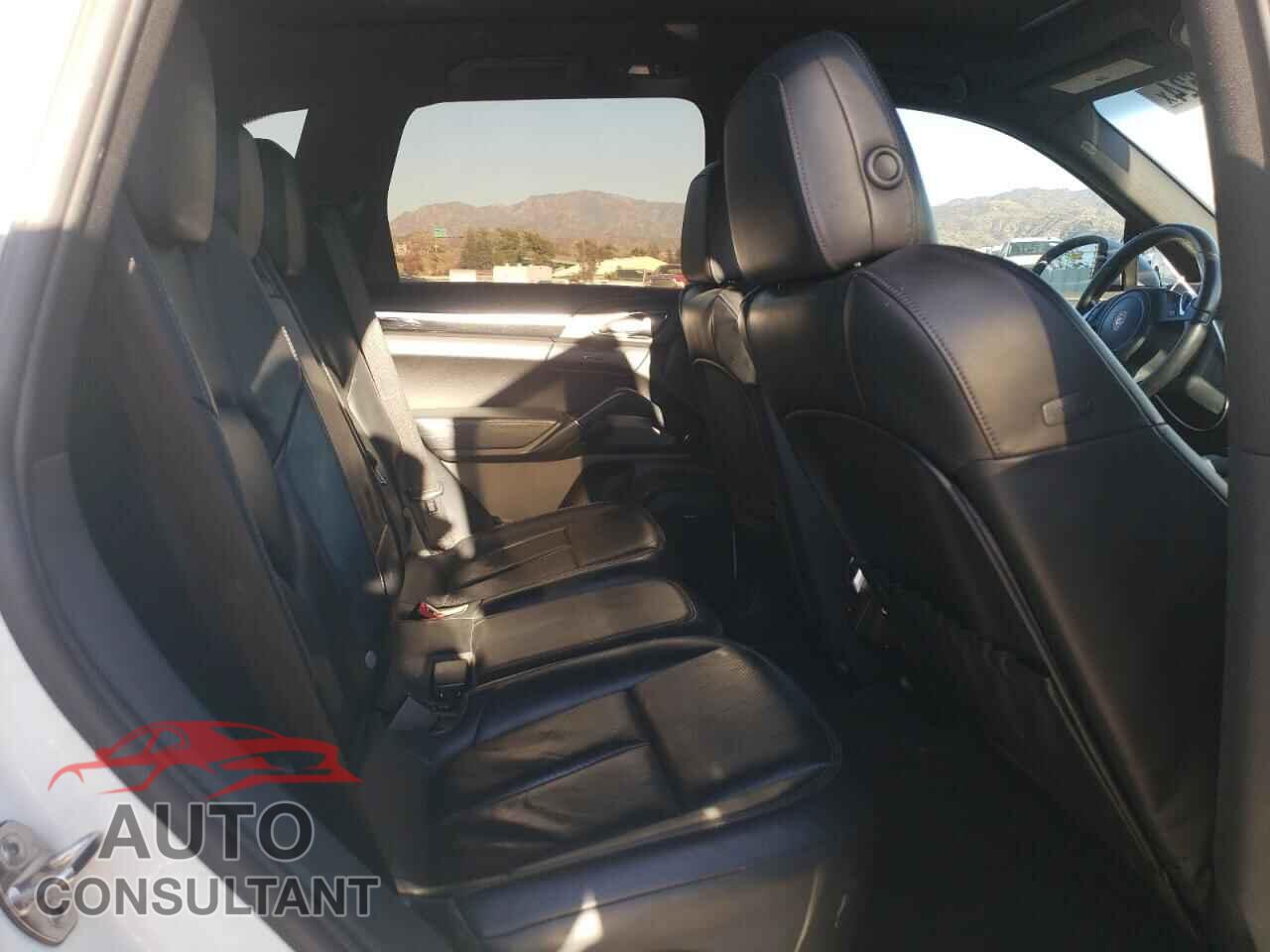 PORSCHE CAYENNE 2012 - WP1AA2A28CLA11858