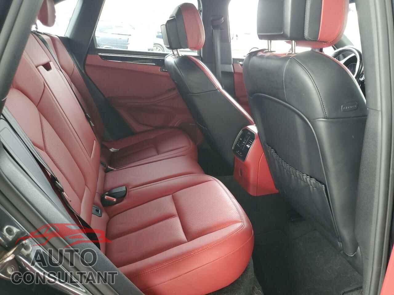 PORSCHE MACAN 2017 - WP1AA2A57HLB06462