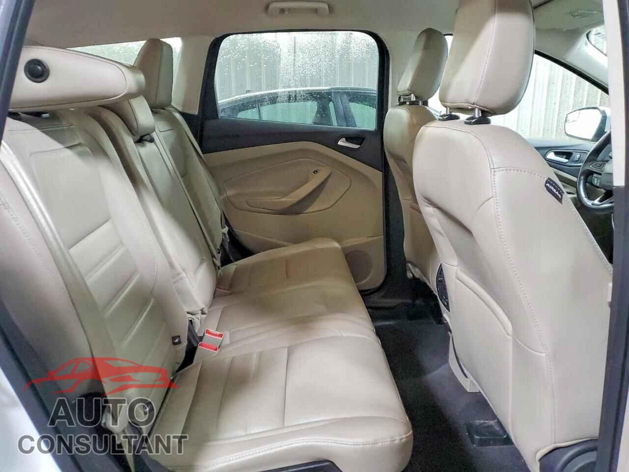 FORD ESCAPE 2018 - 1FMCU9HD0JUB20724