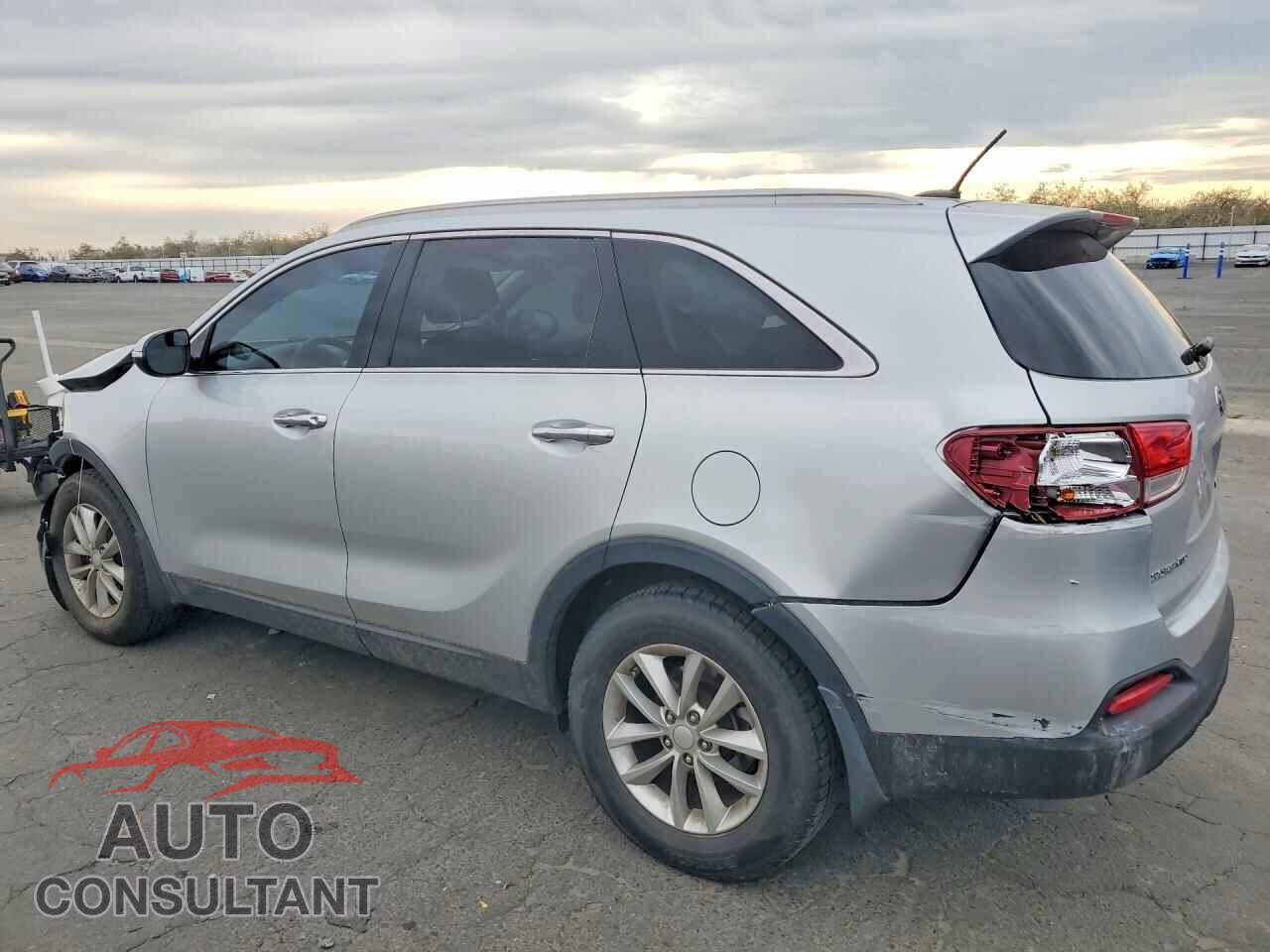 KIA SORENTO 2017 - 5XYPG4A36HG207587