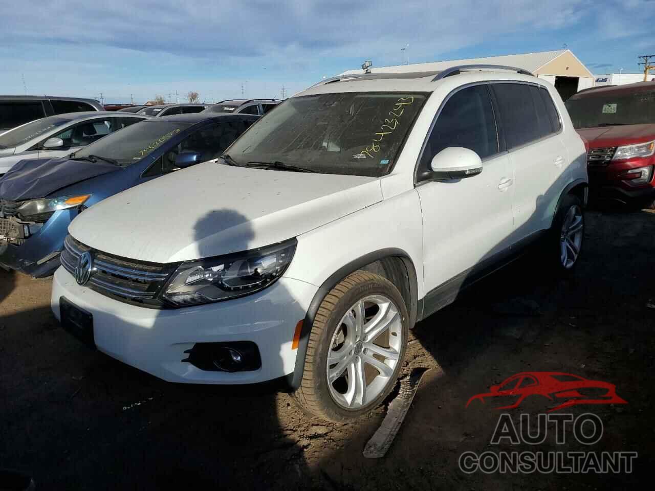 VOLKSWAGEN TIGUAN 2016 - WVGBV7AX0GW558481