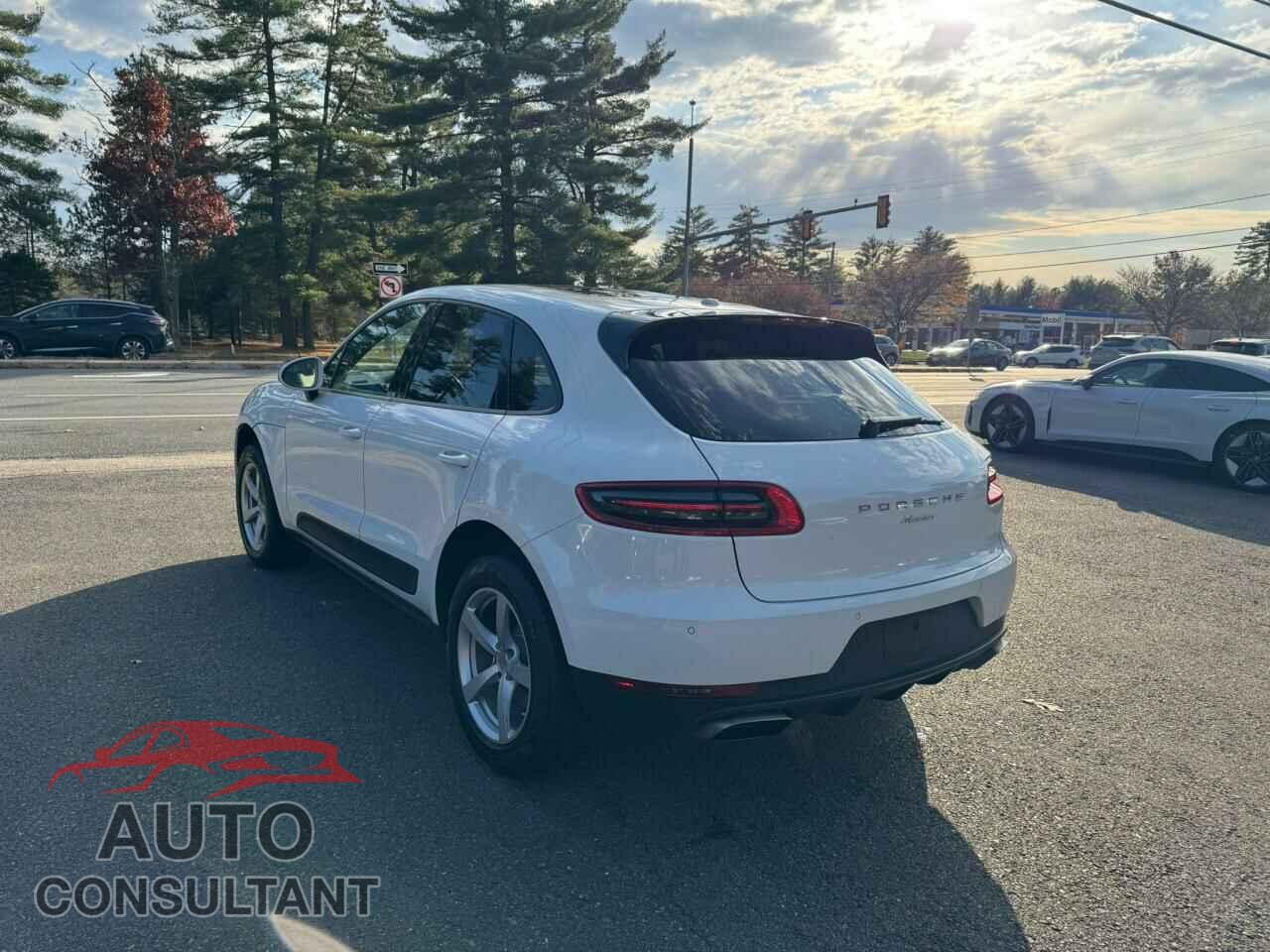 PORSCHE MACAN 2017 - WP1AA2A54HLB83757