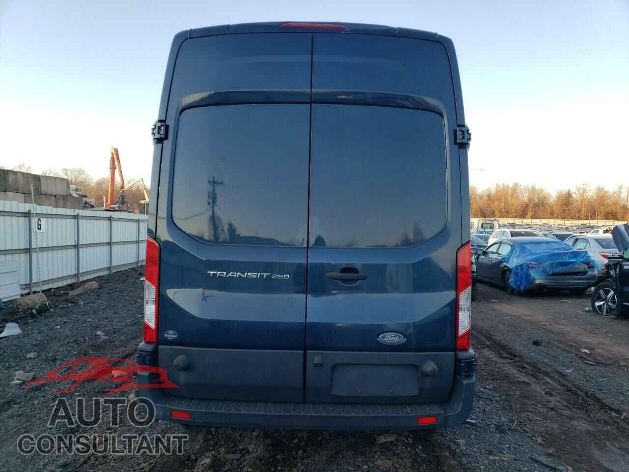 FORD TRANSIT 2017 - 1FTYR2XM4HKA18076