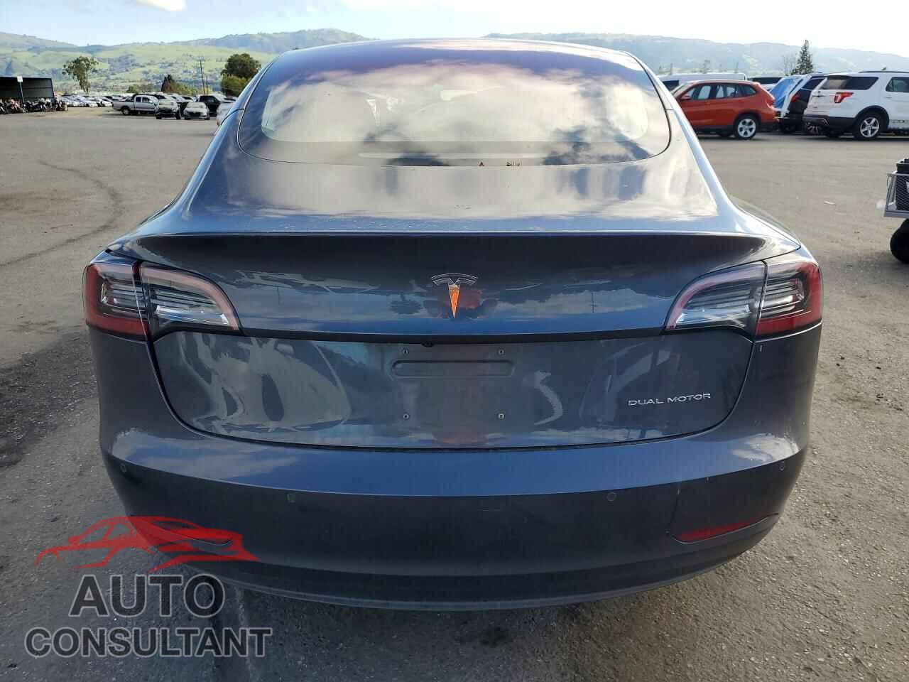 TESLA MODEL 3 2018 - 5YJ3E1EB2JF144795