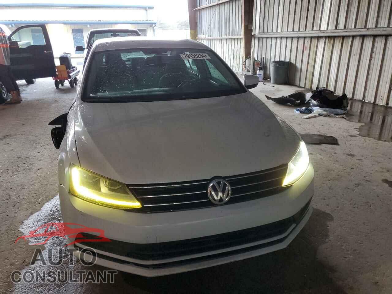 VOLKSWAGEN JETTA 2017 - 3VW2B7AJ9HM284382