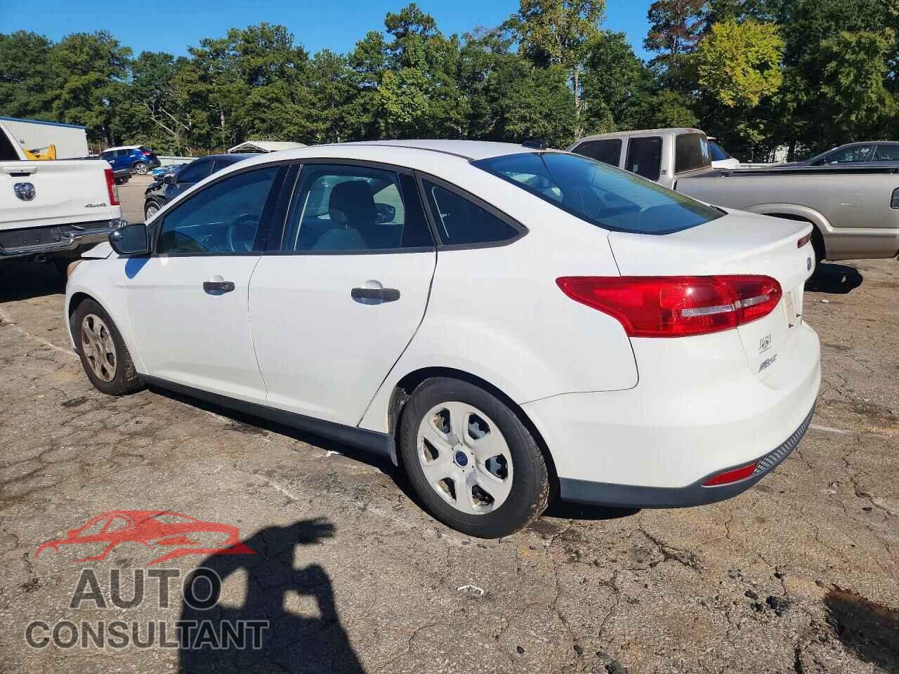 FORD FOCUS 2015 - 1FADP3E21FL339145