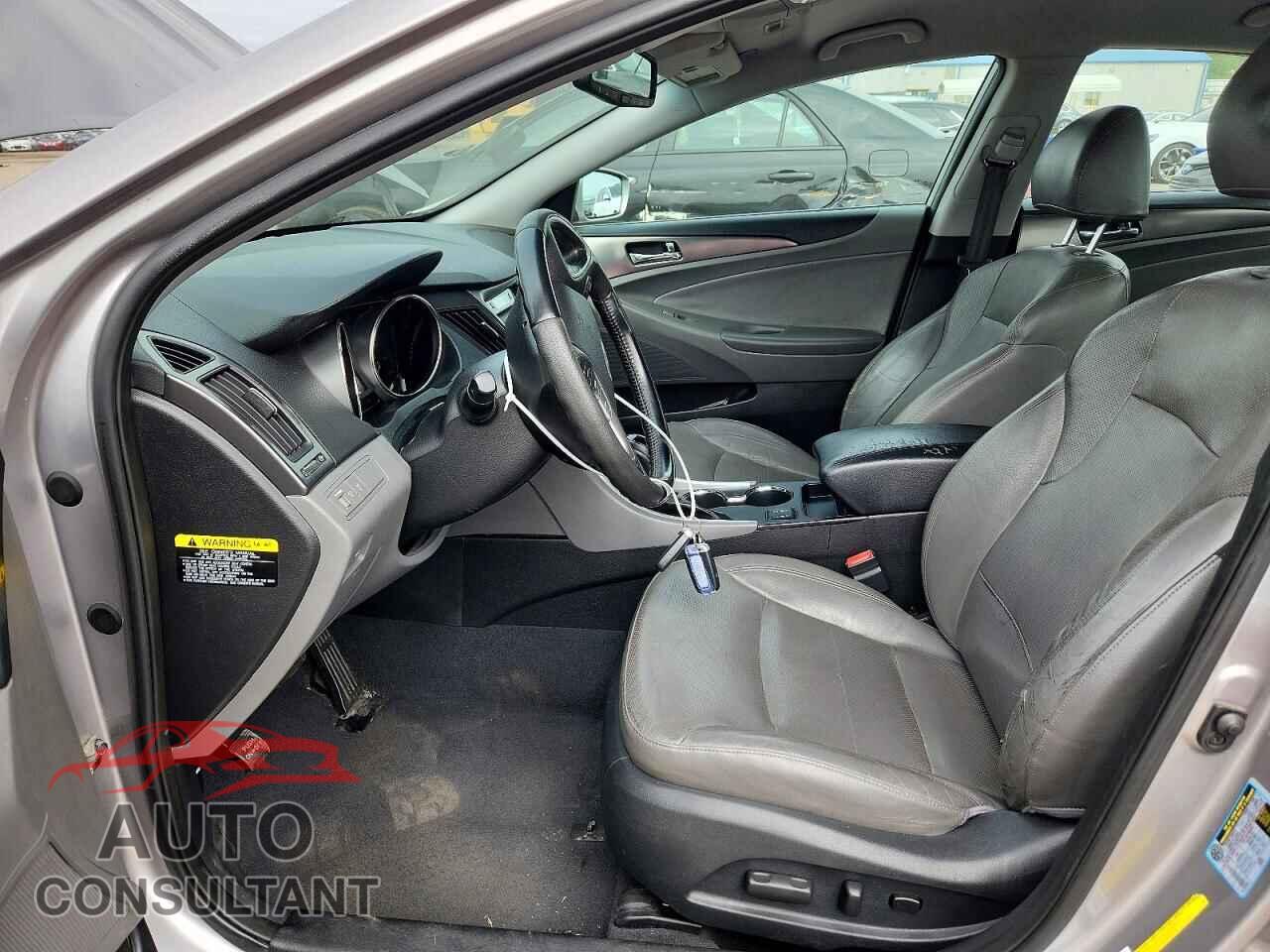 HYUNDAI SONATA 2012 - KMHEC4A45CA026335