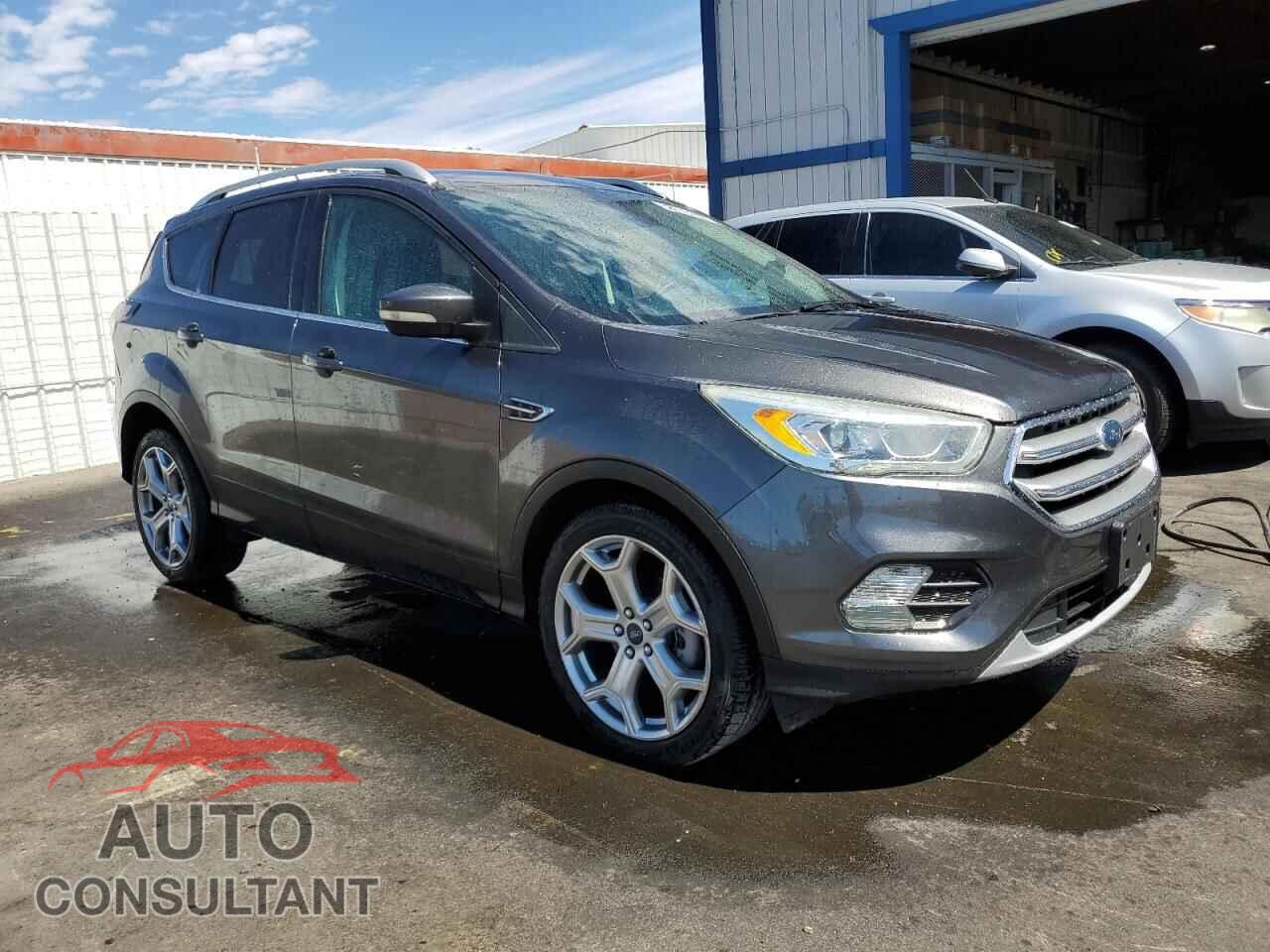 FORD ESCAPE 2017 - 1FMCU0JD4HUD20439