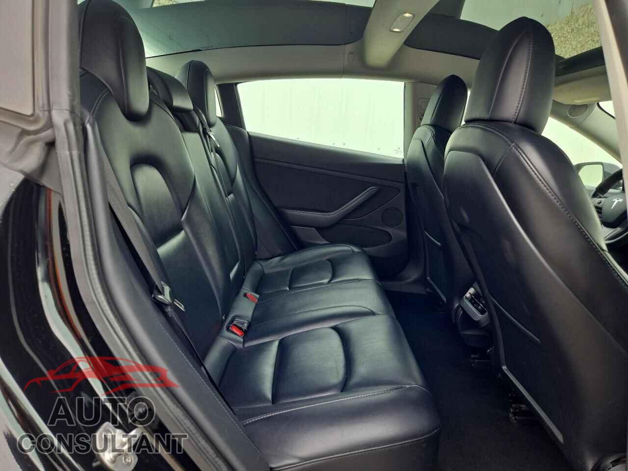 TESLA MODEL 3 2022 - 5YJ3E1EA5NF285650