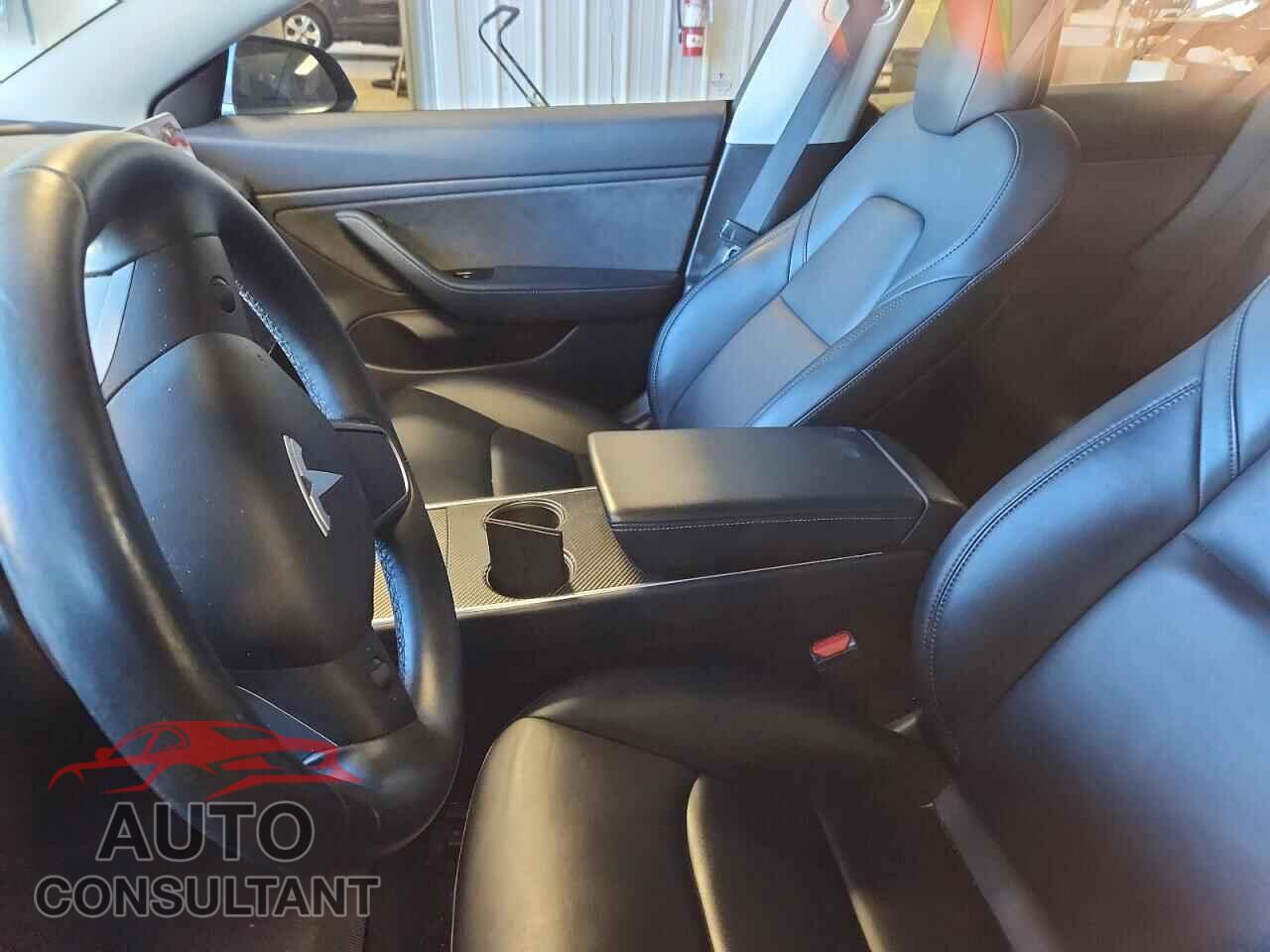 TESLA MODEL 3 2019 - 5YJ3E1EB6KF413611