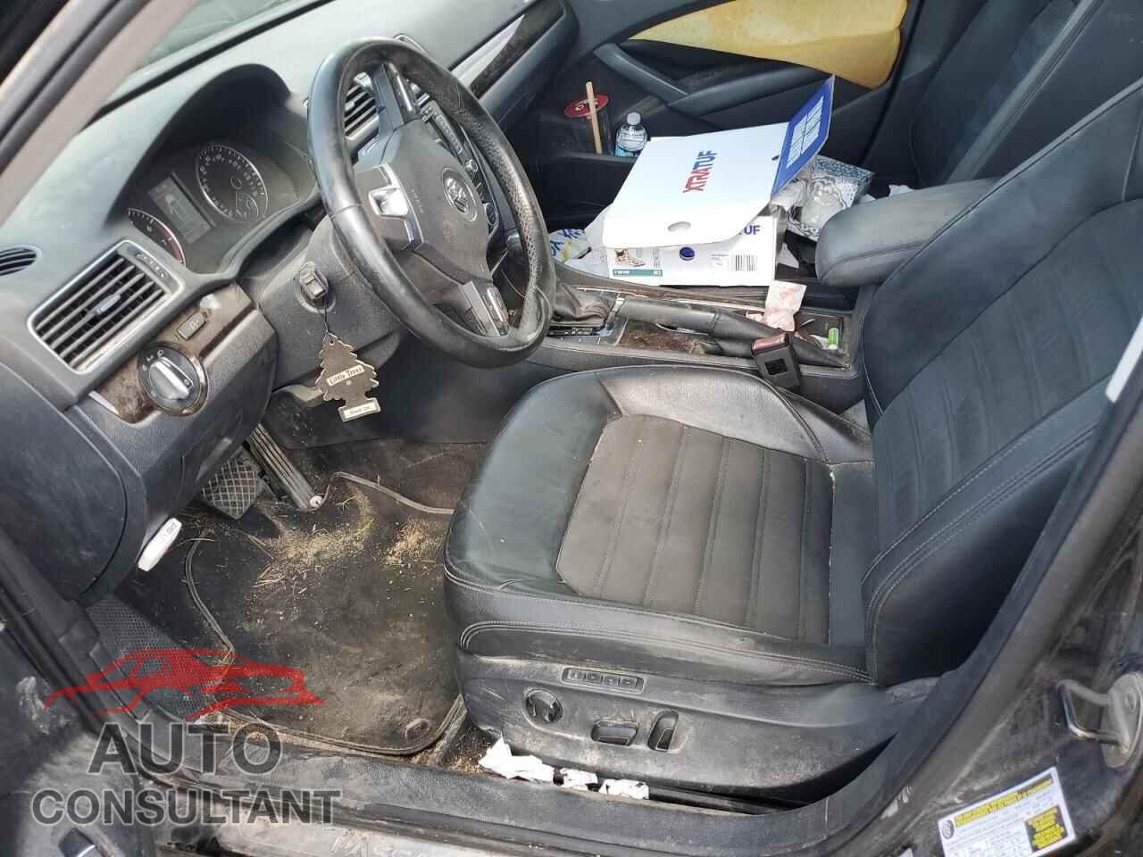 VOLKSWAGEN PASSAT 2014 - 1VWCS7A30EC096563