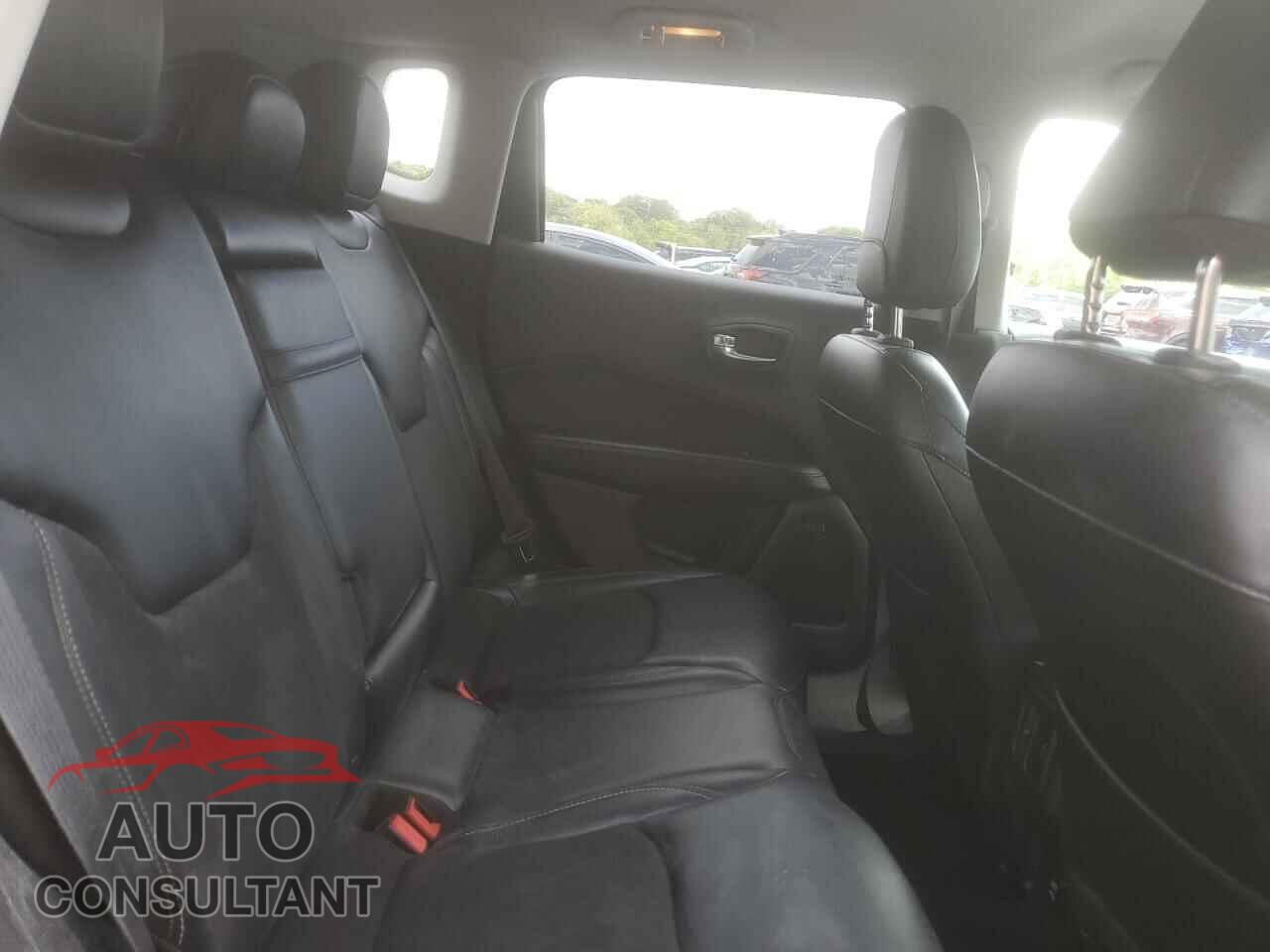 JEEP COMPASS 2018 - 3C4NJDBB0JT202141