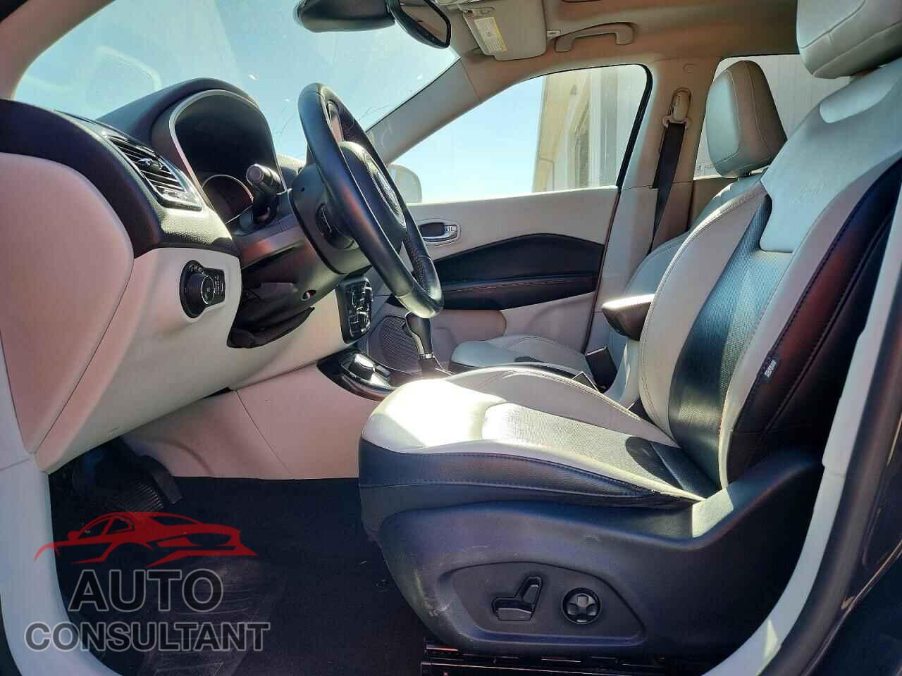 JEEP COMPASS 2018 - 3C4NJDCB2JT199810