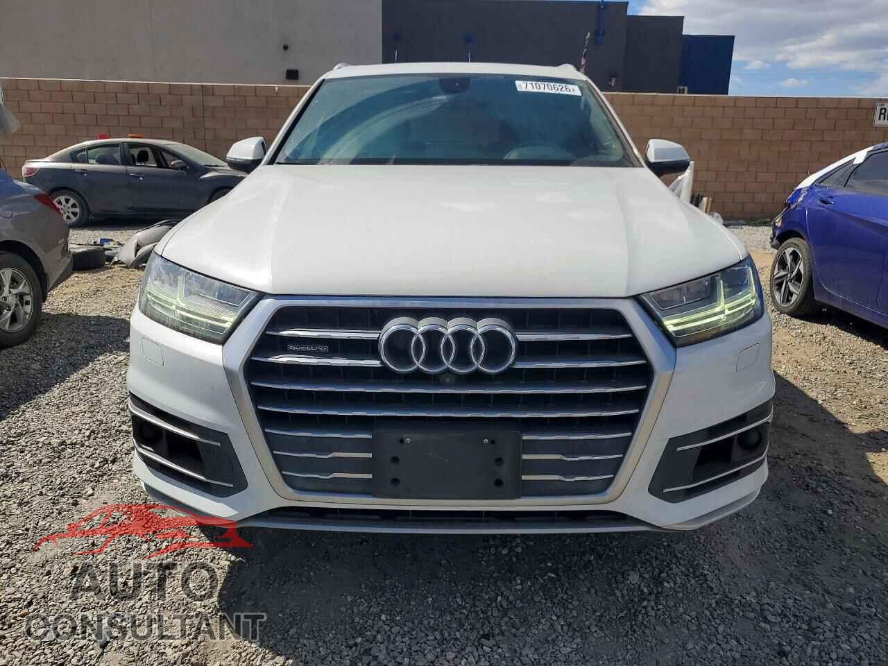 AUDI Q7 2018 - WA1LAAF71JD044663