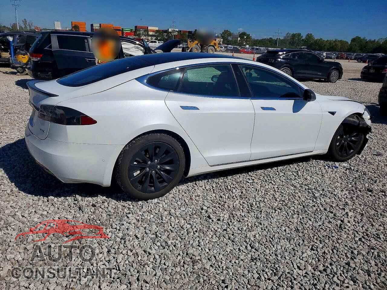 TESLA MODEL S 2018 - 5YJSA1E28JF277147