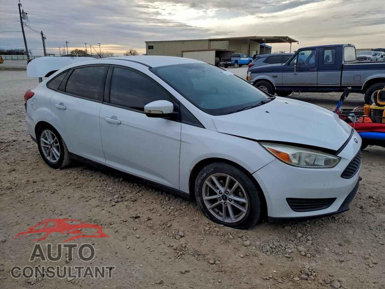FORD FOCUS 2017 - 1FADP3F26HL328742