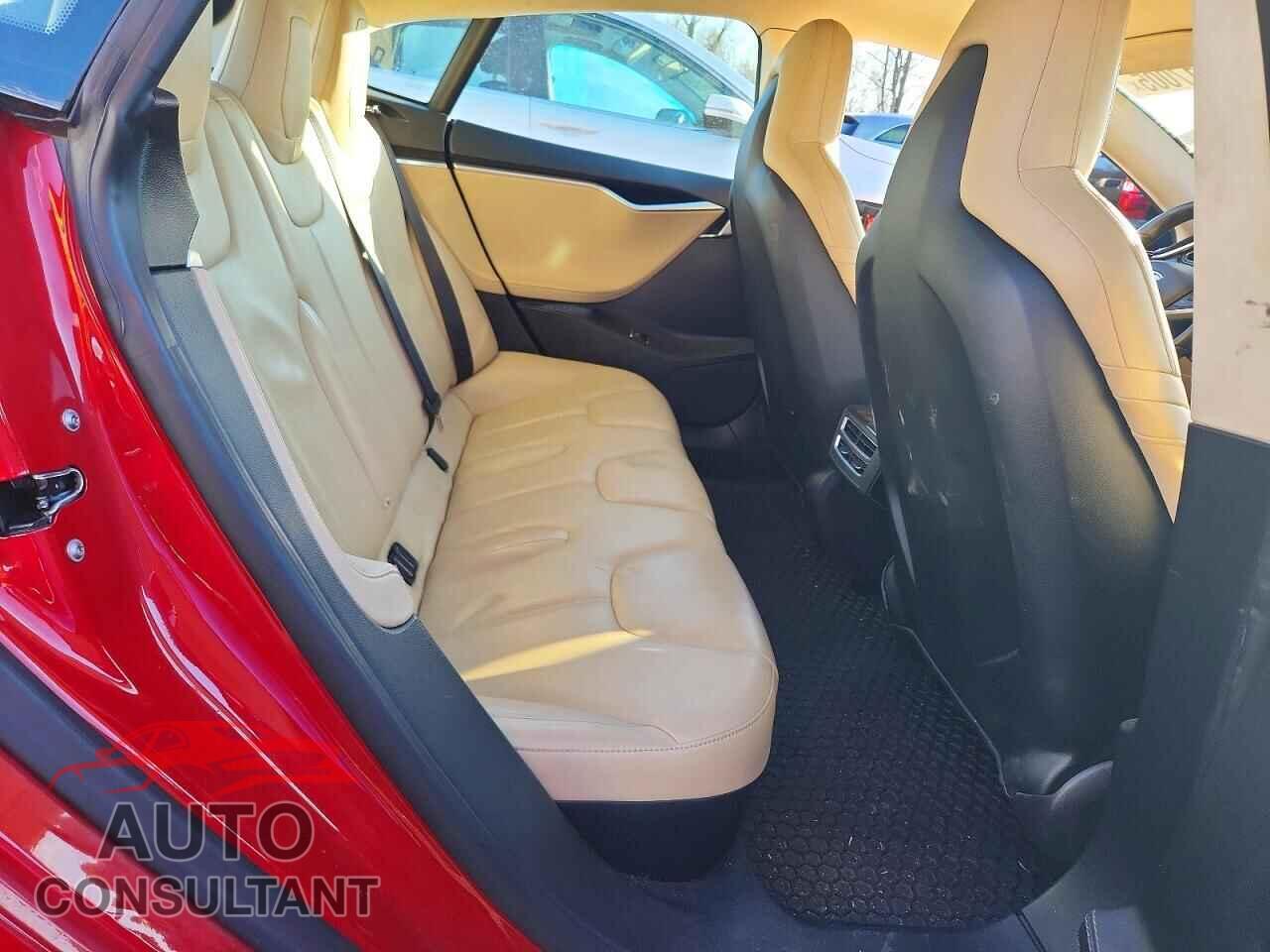 TESLA MODEL S 2015 - 5YJSA1E20FF112734