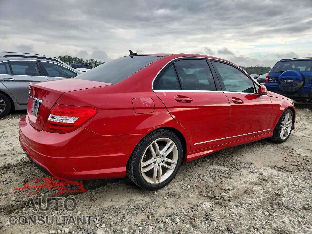 MERCEDES-BENZ C-CLASS 2013 - WDDGF4HB4DA853906