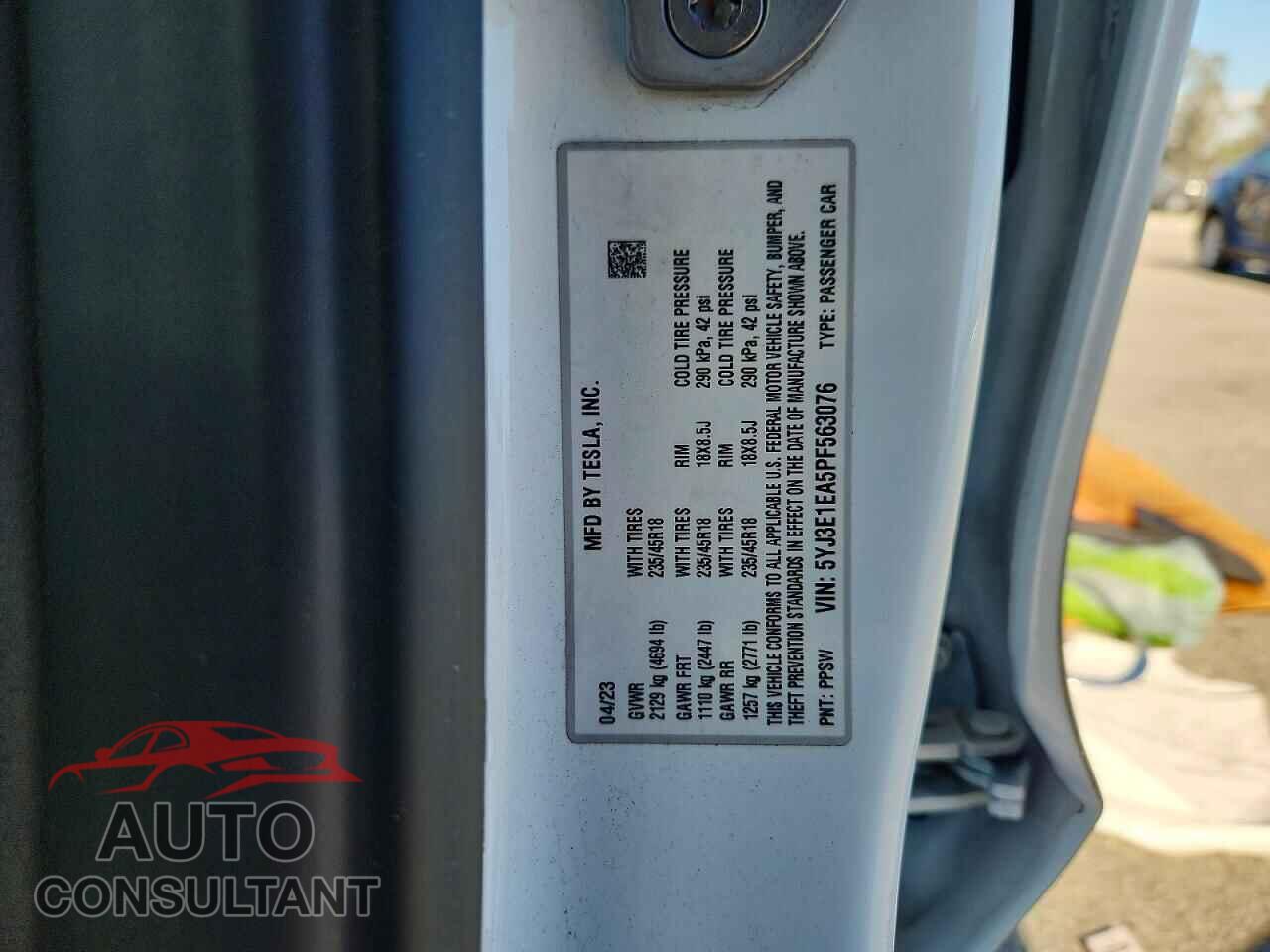 TESLA MODEL 3 2023 - 5YJ3E1EA5PF563076