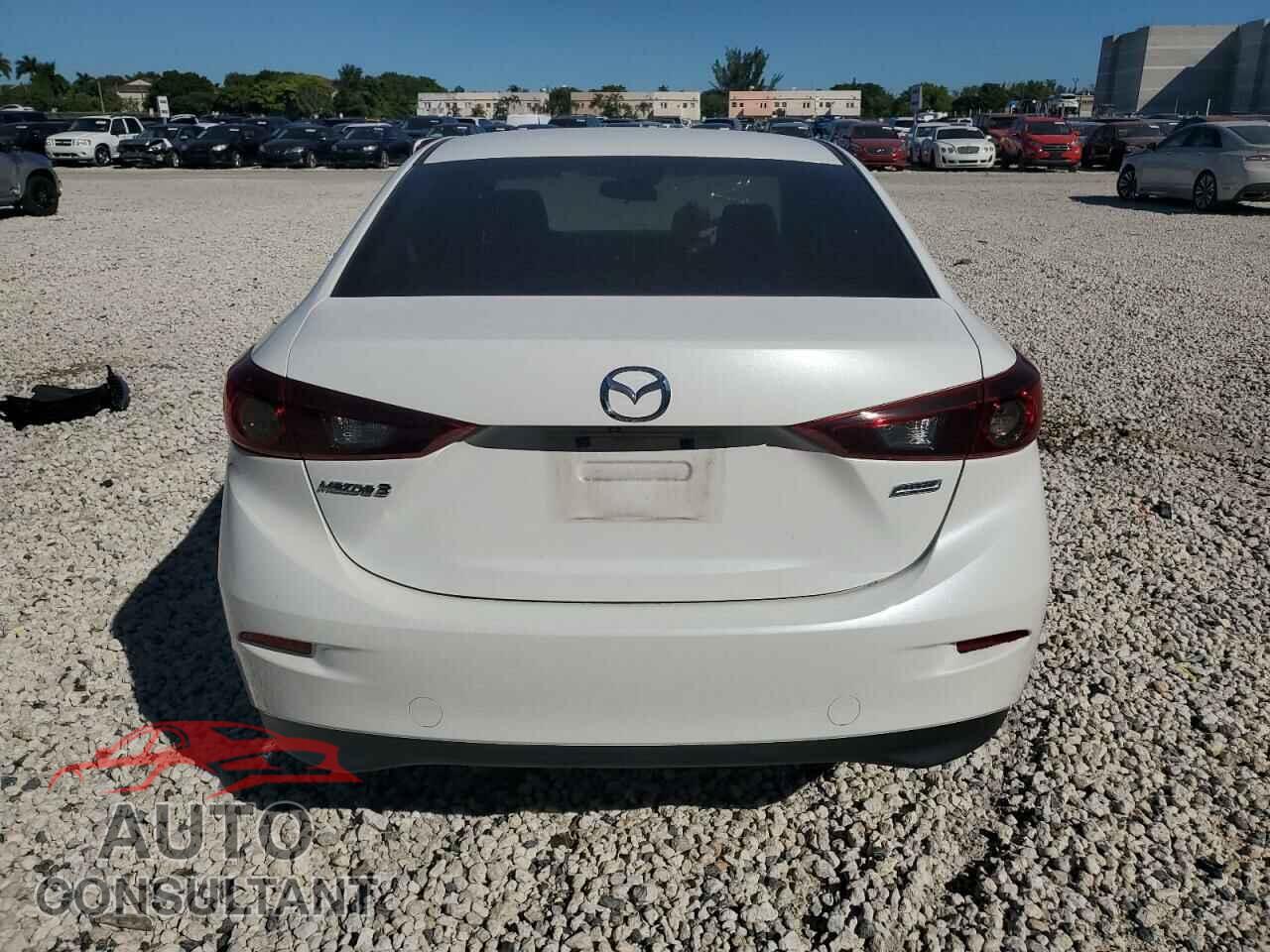MAZDA 3 2018 - 3MZBN1U79JM218795