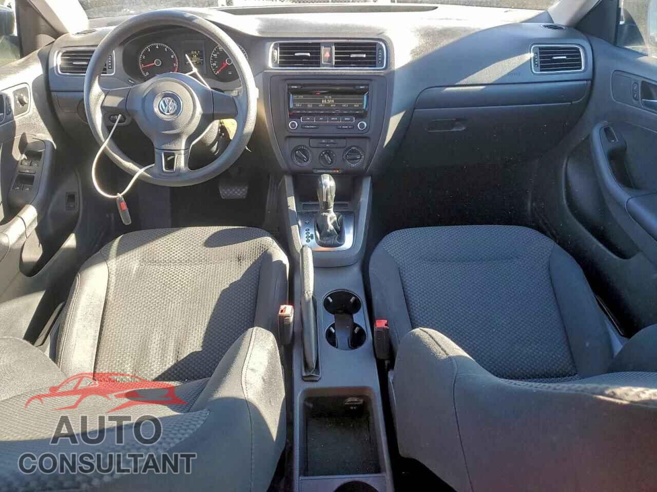 VOLKSWAGEN JETTA 2013 - 3VW2K7AJ2DM378002