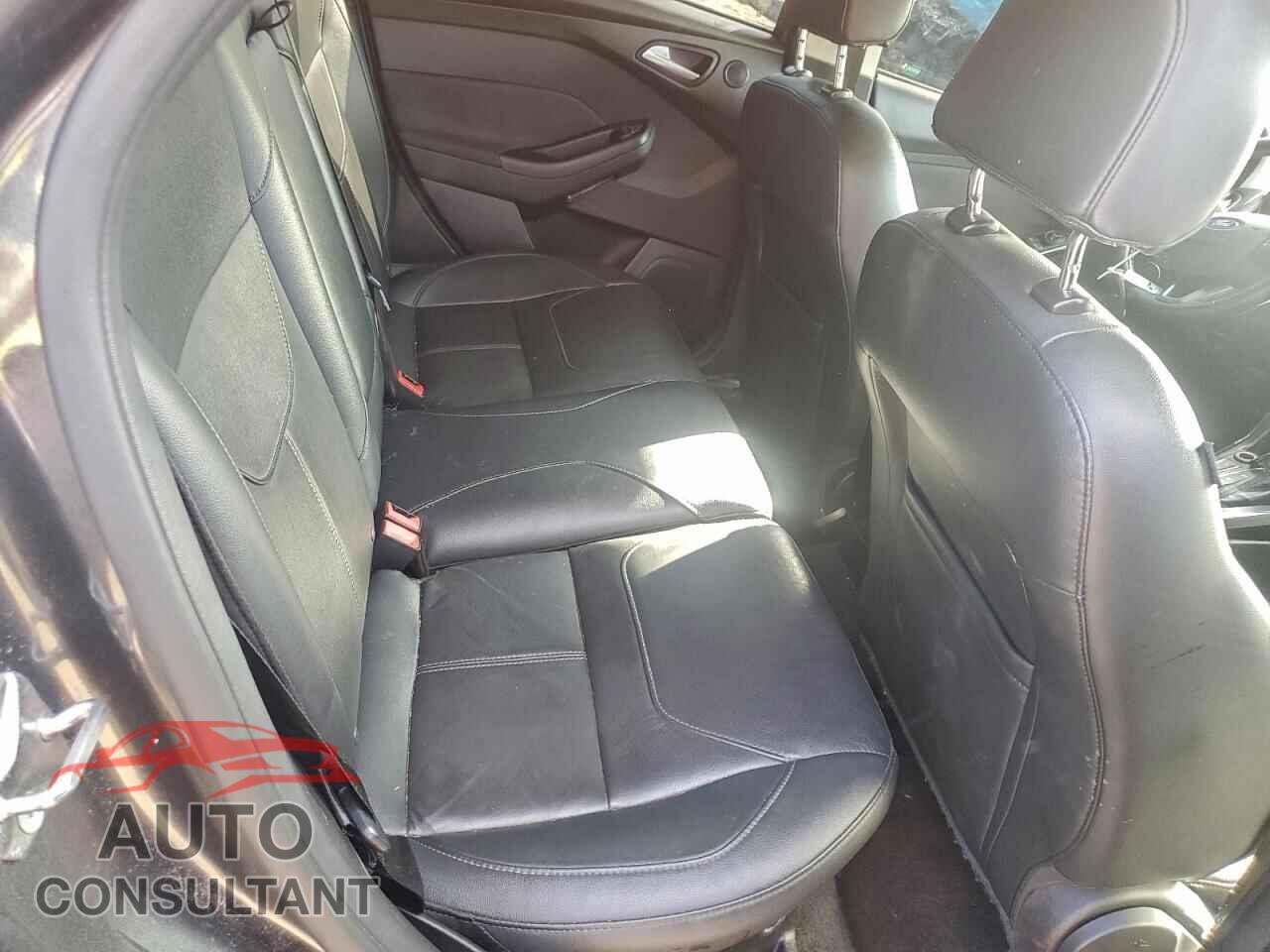 FORD FOCUS 2017 - 1FADP3J22HL298095