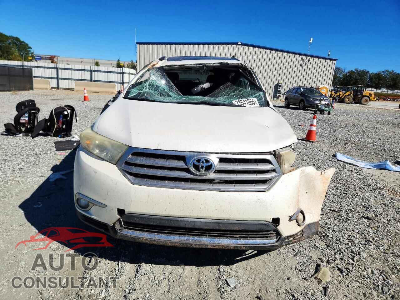 TOYOTA HIGHLANDER 2013 - 5TDYK3EH8DS108396
