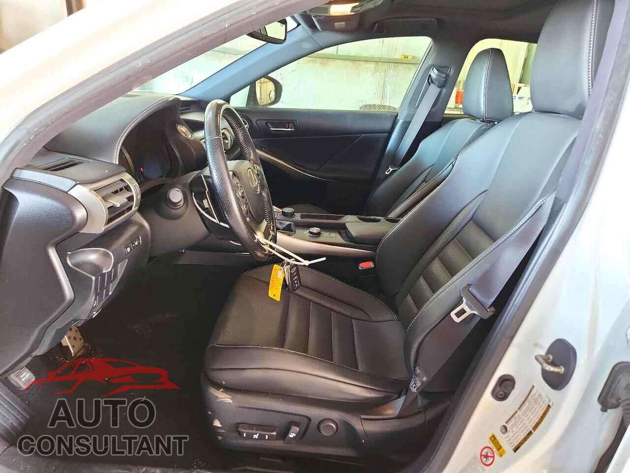 LEXUS IS 2016 - JTHBA1D23G5026238