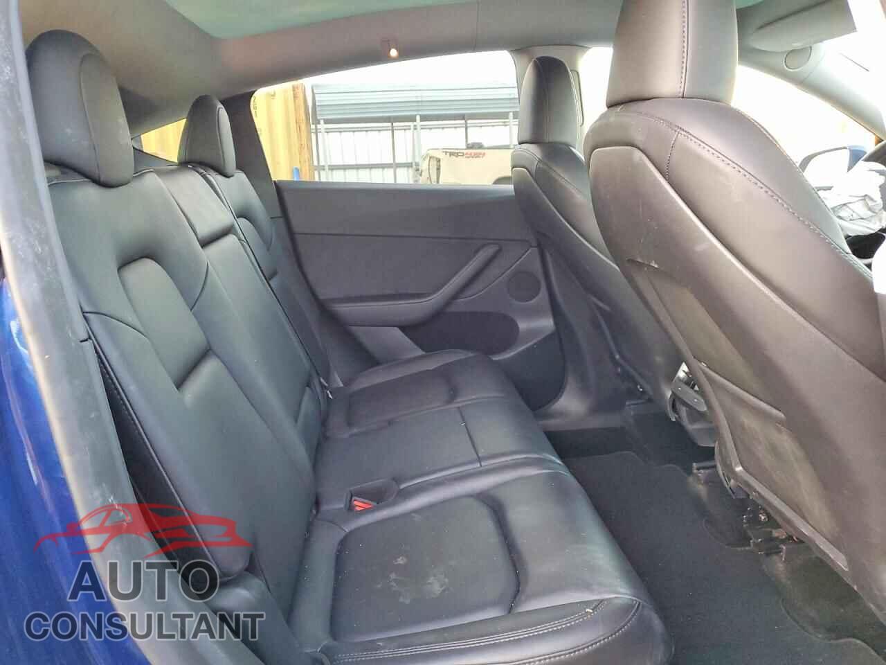 TESLA MODEL Y 2024 - 7SAYGAEE6RF062979