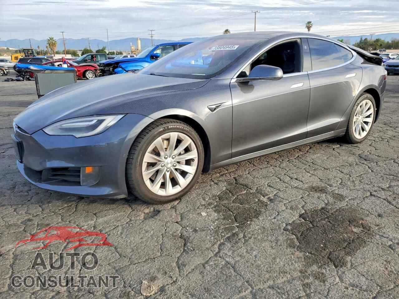 TESLA MODEL S 2017 - 5YJSA1E19HF203205