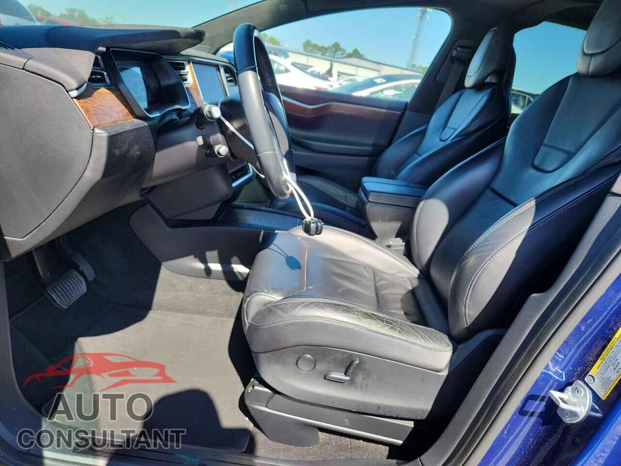 TESLA MODEL X 2017 - 5YJXCDE24HF049013