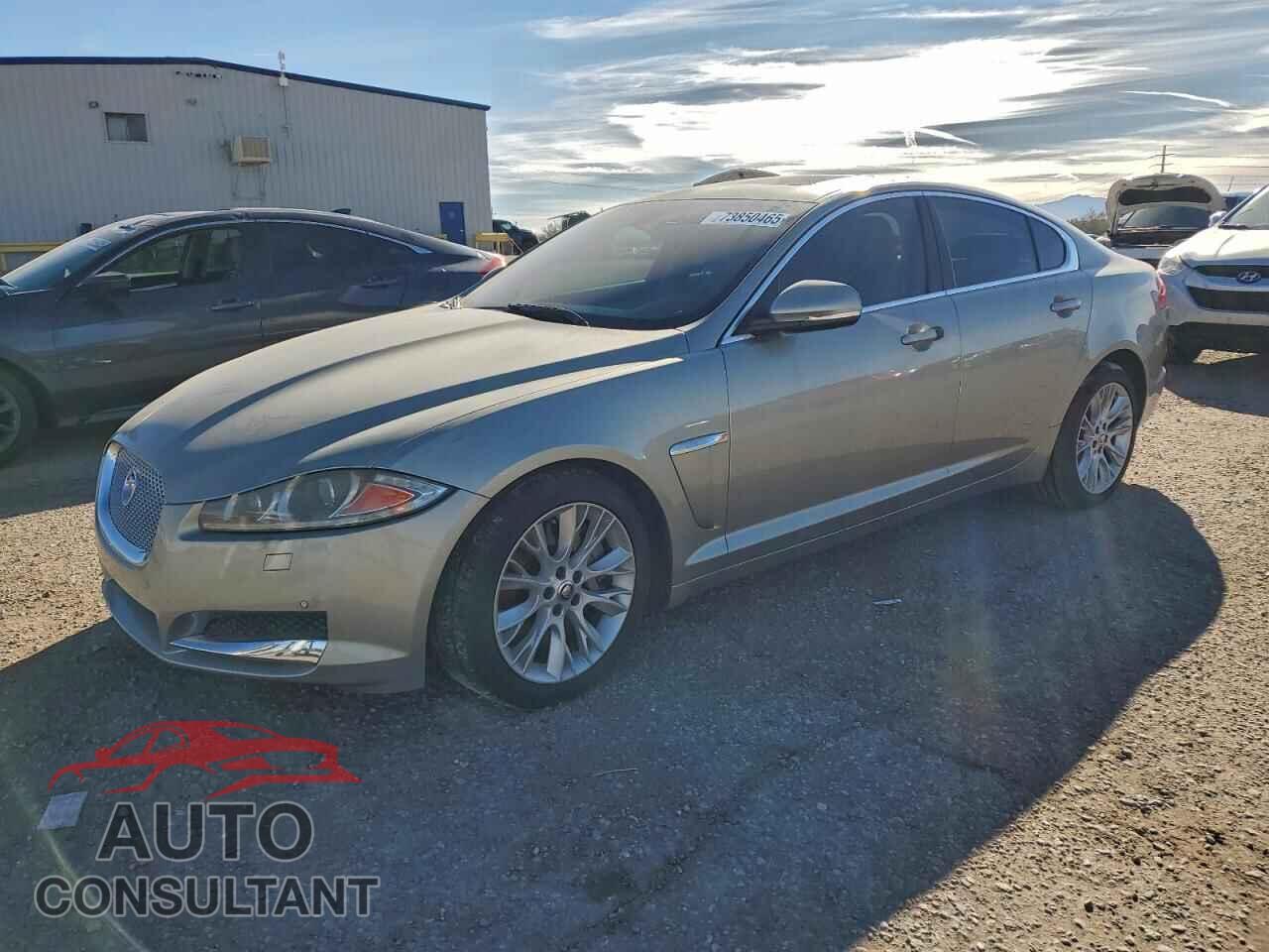 JAGUAR XF 2013 - SAJWA0E76D8S87687