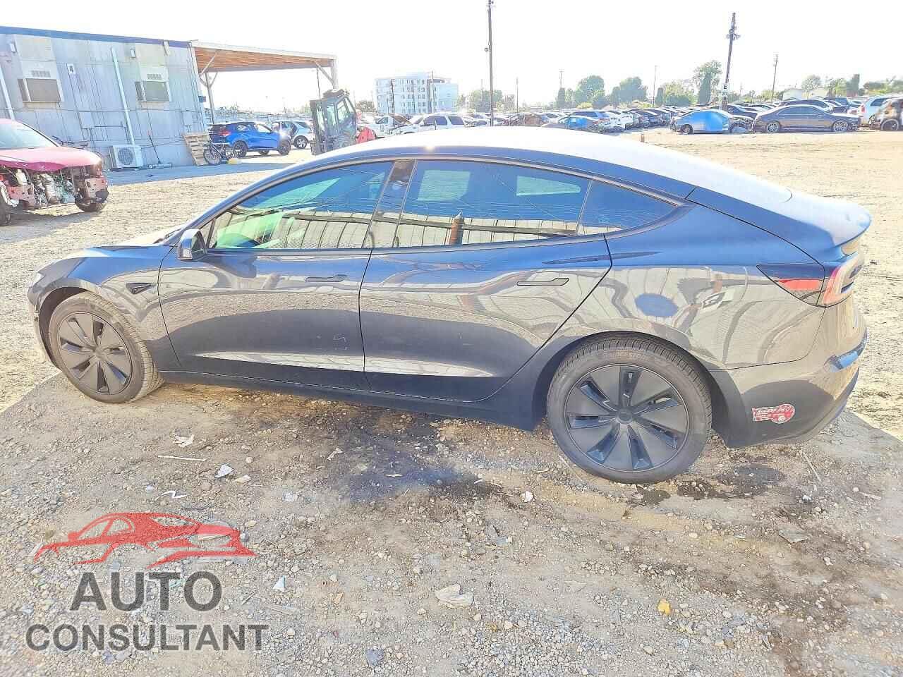 TESLA MODEL 3 2024 - 5YJ3E1EA4RF744091