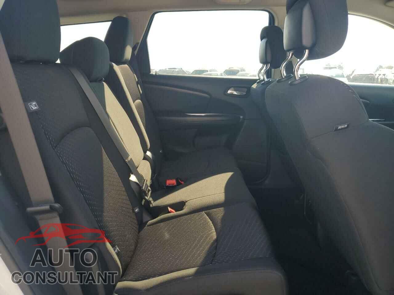 DODGE JOURNEY 2018 - 3C4PDCAB7JT302510