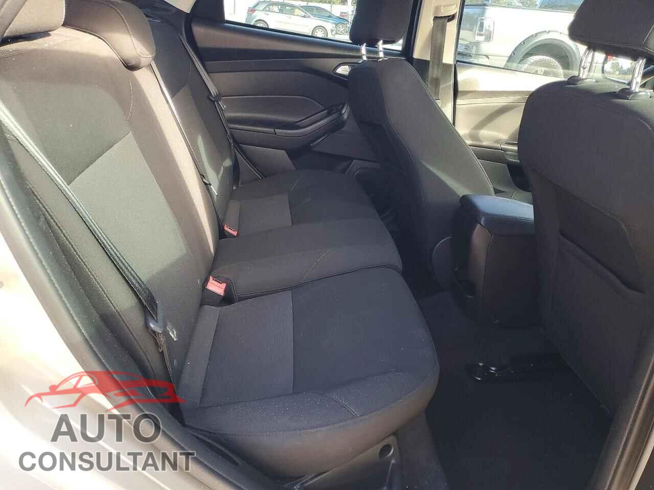 FORD FOCUS 2017 - 1FADP3M21HL262443