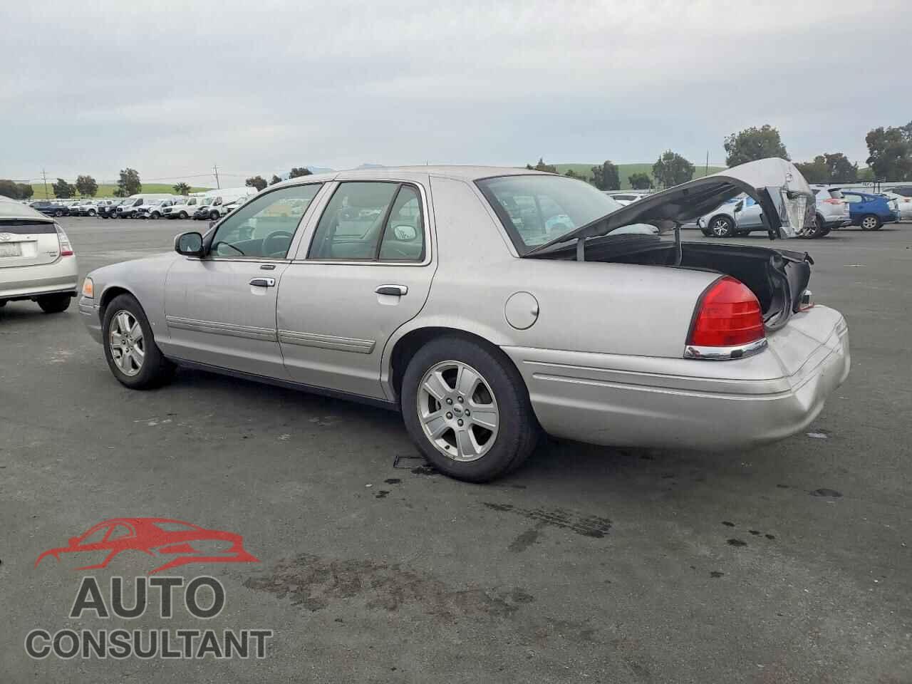 FORD CROWN VIC 2011 - 2FABP7EV0BX148547