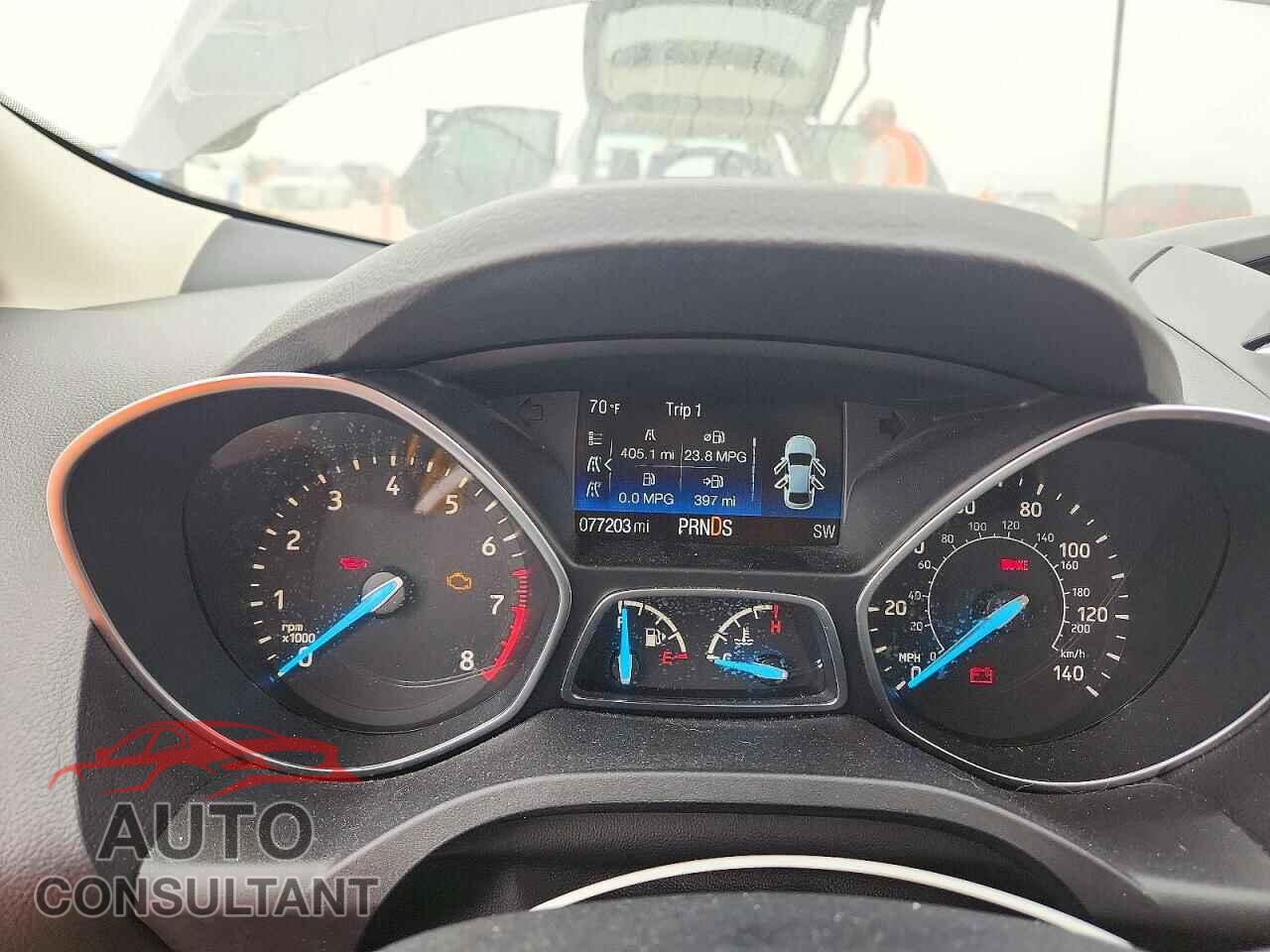 FORD ESCAPE 2017 - 1FMCU0GD9HUE93722