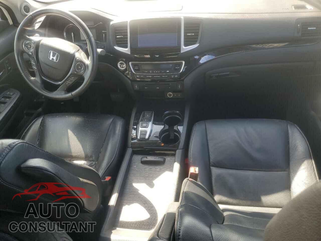 HONDA PILOT 2017 - 5FNYF6H93HB037144