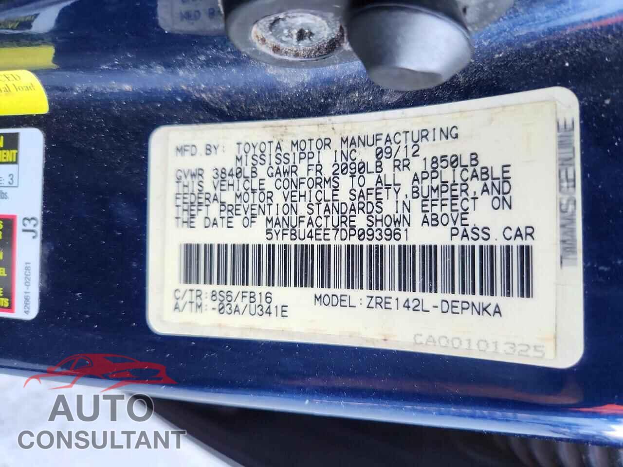 TOYOTA COROLLA 2013 - 5YFBU4EE7DP093961